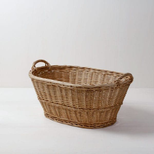 Baskets & Vintage laundry basket rental, wedding decoration & event design