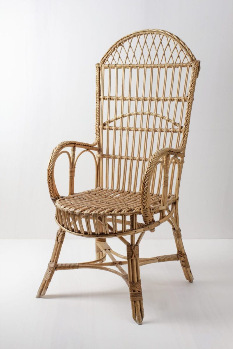 Rent a wicker chair for wedding ceremonies and festive events