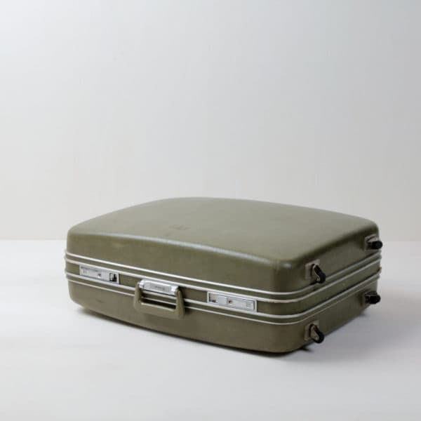 Rental of cases, boxes, trunks