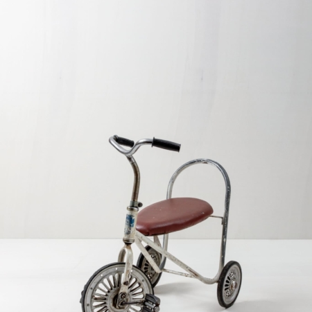 Dekoratives vintage Dreirad, Kinderspielzeug, mieten