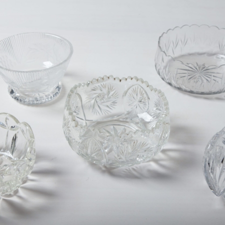 Glass Bowl Beatrisa Crystal | These beautiful bowls of crystal glass match the Swedish country house style as well as a classy vintage setting. But that's not the only reason why they are one of our favourites. They are also highly versatile: whether as a cream or dessert bowl or as a mini terrarium for succulents.Our other crystal bowls and decanters complement these crystal bowls perfectly. | gotvintage Rental & Event Design