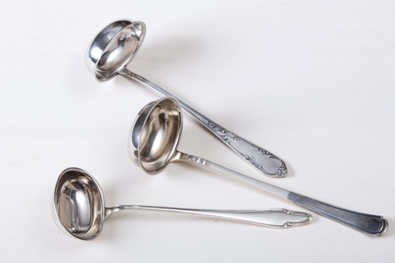  | Are you looking for vintage soup ladles to serve your soups in style? 

You can rent gorgeous soup ladles with different patterns from us. The silver-plated, mismatching collection of the Antonia series is for true connoisseurs and lovers of details. The soup ladles are part of a beautiful silver-plated rental cutlery with elegant patina.

We also rent out mocca and teaspoons, dinner forks and knives, soup spoons and sauce spoons, pastry tongs and cake servers in a silver-plated mismatching l... | 