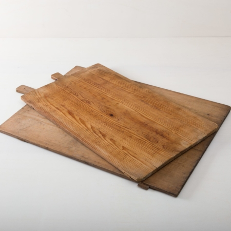 Wooden Boards Federico | We rent a total of 10 rectangular serving boards with the Federico wooden boards. Individually or several combined, the wooden boards give buffet tables an extraordinary, gorgeous look. | gotvintage Rental & Event Design