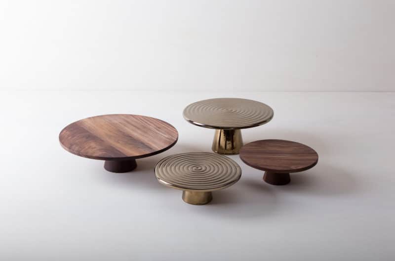  | Our selected Alba food stands are ideal for presenting and serving cakes, pralines, sushi and other delicacies. They are made of high-quality terracotta and coated with shiny lacquer, and of course food safe.
This cake stand or fruit tray is available in different sizes and is also available as the same model Leonor from walnut wood. They can be wonderfully combined easily. | 