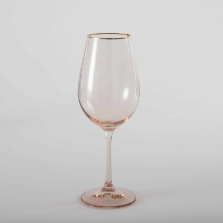 Wine Glass Acadia Blush Gold Rim 45cl | With the red wine glass Acadia Blush we rent a wine glass with a gold rim and light pink colored glass. Whether for an elegant dinner party, a festive reception or a romantic wedding - red wine glass Acadia Blush is definitely something special for your event.You can rent other glasses of the Acadia Blush series with pink colored glass to go with the wine glass. The complete Acadia Blush series includes water cups, white wine glasses, red wine glasses, champagne glasses and champagne glasses. | gotvintage Rental & Event Design