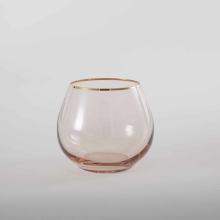 Water Tumbler Acadia Blush Gold Rim 34cl | With the water tumbler Acadia Blush we rent a water glass with a gold rim and light pink colored glass. Whether for an elegant dinner party, a festive reception or a romantic wedding - water glass Acadia Blush is definitely something special for your event.You can rent other glasses from the Acadia Blush series with pink colored glass to match the water tumbler. The complete Acadia Blush series includes water cups, white wine glass, red wine glass, champagne glass and champagne bowl. | gotvintage Rental & Event Design