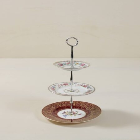 Cake Stand Acoyte | Acoyte is a colourful, three-tiered vintage cake stand. With its three classy plates and different patterns, cake stand Acoyte adorns every cake table with its fancy elegance.  

You can rent a wide range of two- and three-tiered cake stands from us or put together individual cake stand sets or have them put together for you. | gotvintage Rental & Event Design