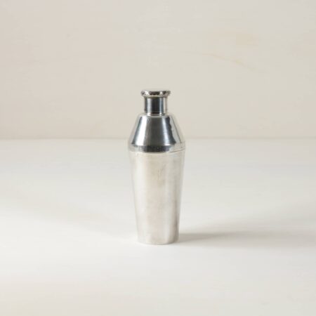 Cocktail Shaker Silver Arlo Vintage | Introducing our Silver Vintage Arlo Shaker: a pinnacle of sophistication and style. Crafted with a sleek design and intricate detailing, it exudes timeless elegance. Elevate your cocktail experience with this iconic silver shaker, adding a touch of glamour to every pour. | gotvintage Rental & Event Design
