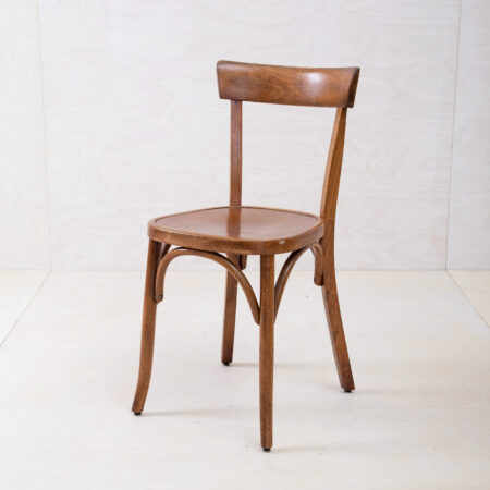 Thonet Chair Escoipe | The Thonet chair Escoipe is a classic and beautiful wooden chair in an elegant design. Combined in the right way or used alone, this chair is a good choice. | gotvintage Rental & Event Design
