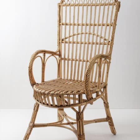 Rattan Chair Jose | This beautiful vintage rattan chair still looks great. To relax in the garden, as a beautiful detail in a lounge or during a wedding ceremony, the brown rattles complete the look.Beautiful rattan chair in good original condition. Suitable for outdoor use. | gotvintage Rental & Event Design